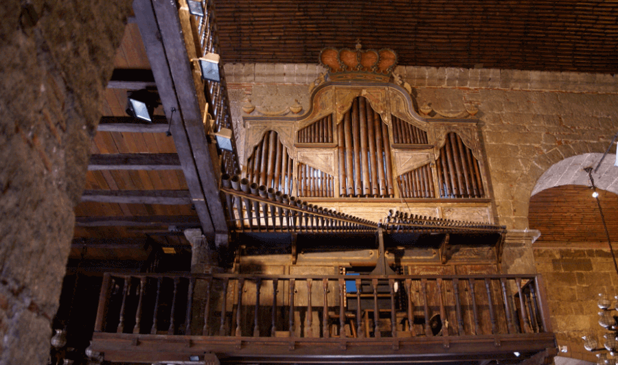 The Las Pinas Bamboo Organ, a 19th-century old instrument with unique organ pipes at St. Joseph Parish Church. image courtesy of triptheislands.com