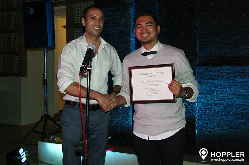 Hoppler Celebrates A Wonderful White Christmas