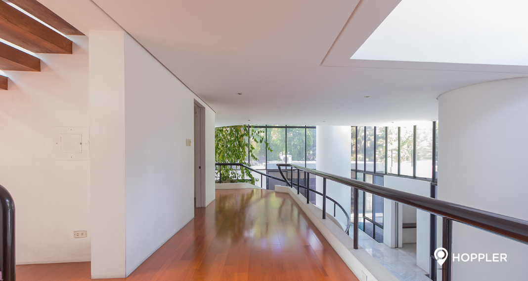 hoppler-listing-of-the-day-stunning-1m-house-for-rent-in-forbes-park-makati