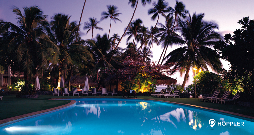 hoppler-8-great-poolside-additions-that-will-make-a-backyard-more-alluring